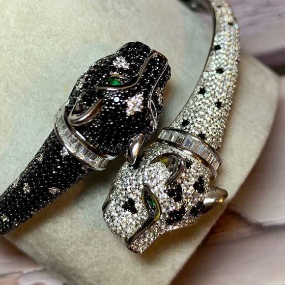 Women’s Luxury Bracelet - Picture 4 of 4